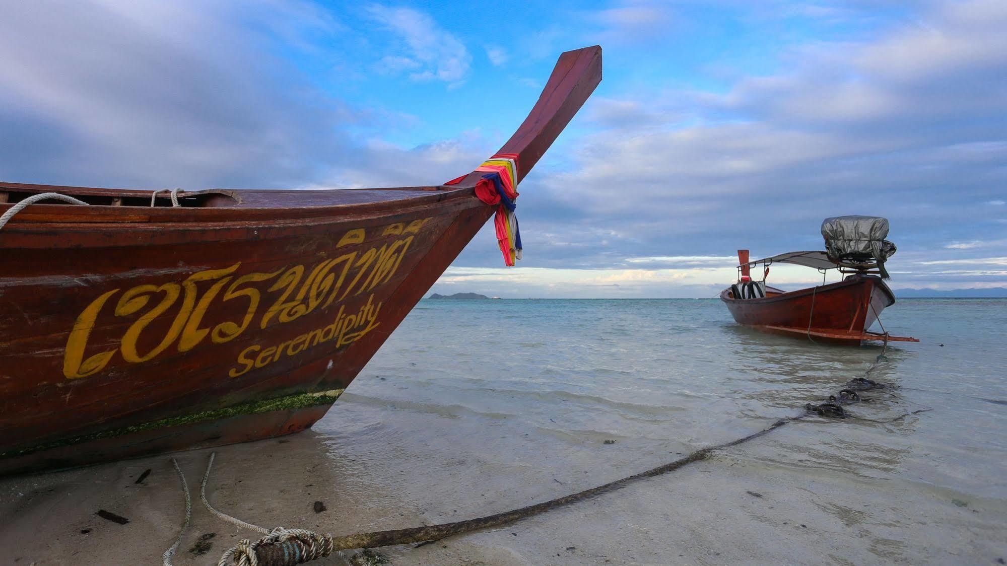 Serendipity Beach Resort Koh Lipe Exterior foto